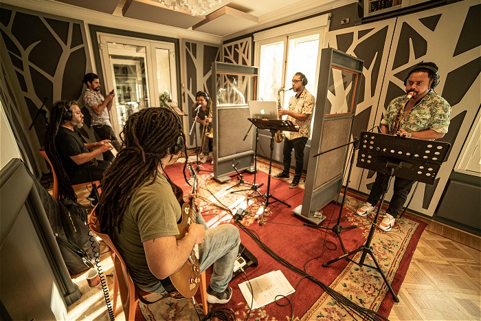 Andes Reggae debuts on live stages