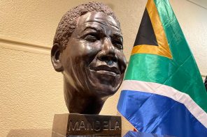 Bust of Nelson Mandela in the Chilean Congress