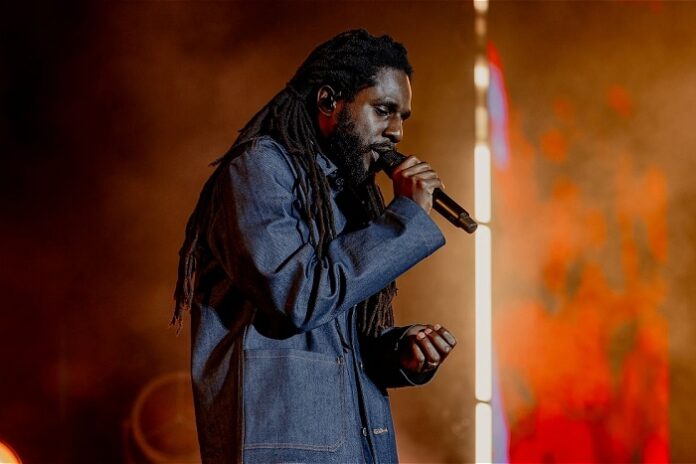 Chronixx anunció su nuevo álbum Exile durante su show en Reggae Land
