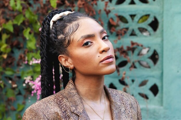 Naomi Cowan lanza el primer álbum de su carrera