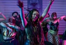 ChinitaFarI presentó su nuevo single “Awooo!”