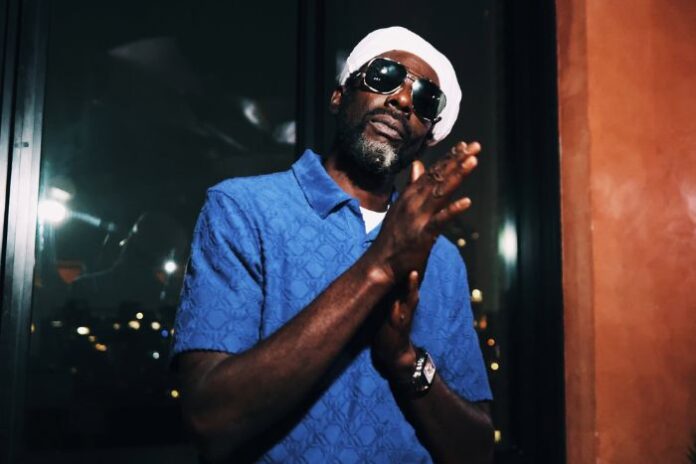 Buju Banton presenta su decimotercer álbum de estudio.