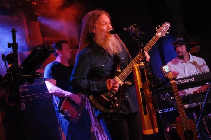 Mike Love vuelve a Chile en noviembre