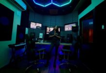 Vanessa Bling opens free recording studio to emerging female artists recording studio Vanessa Bling dará un apoyo concreto a las artistas femeninas emergentes con este nuevo estudio de grabación