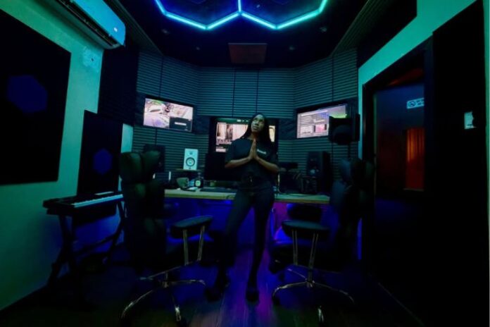 Vanessa Bling dará un apoyo concreto a las artistas femeninas emergentes con este nuevo estudio de grabación